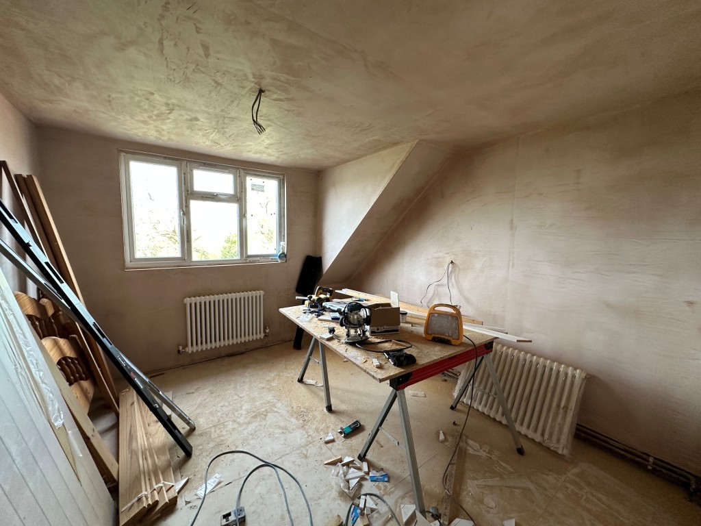 Lot: 127 - FOUR-BEDROOM DETACHED HOUSE IN NEED OF WORKS - Bedroom located on the first floor